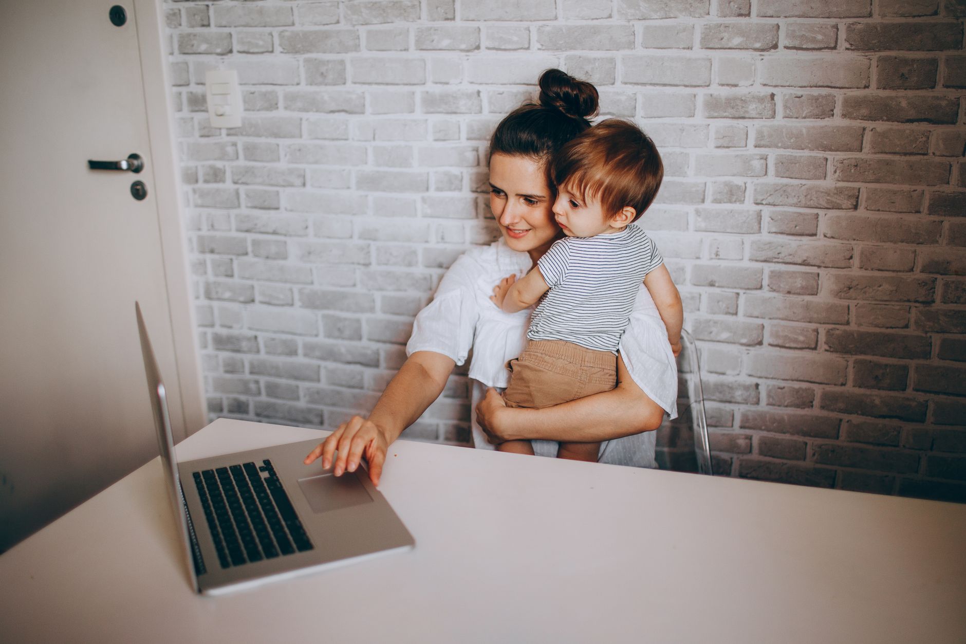 A checklist graphic for parents balancing work and childcare.