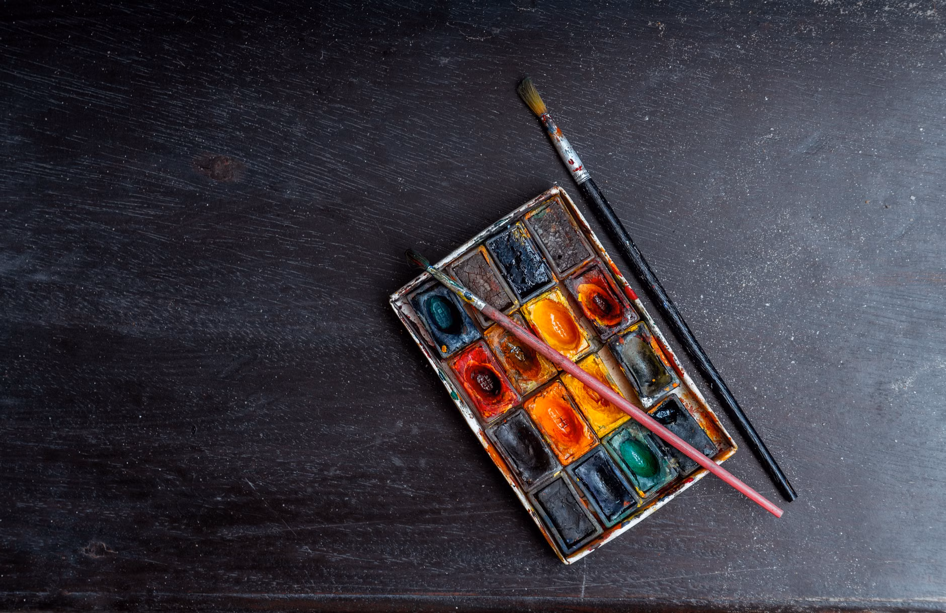 Materials used to create a custom visual schedule for children.