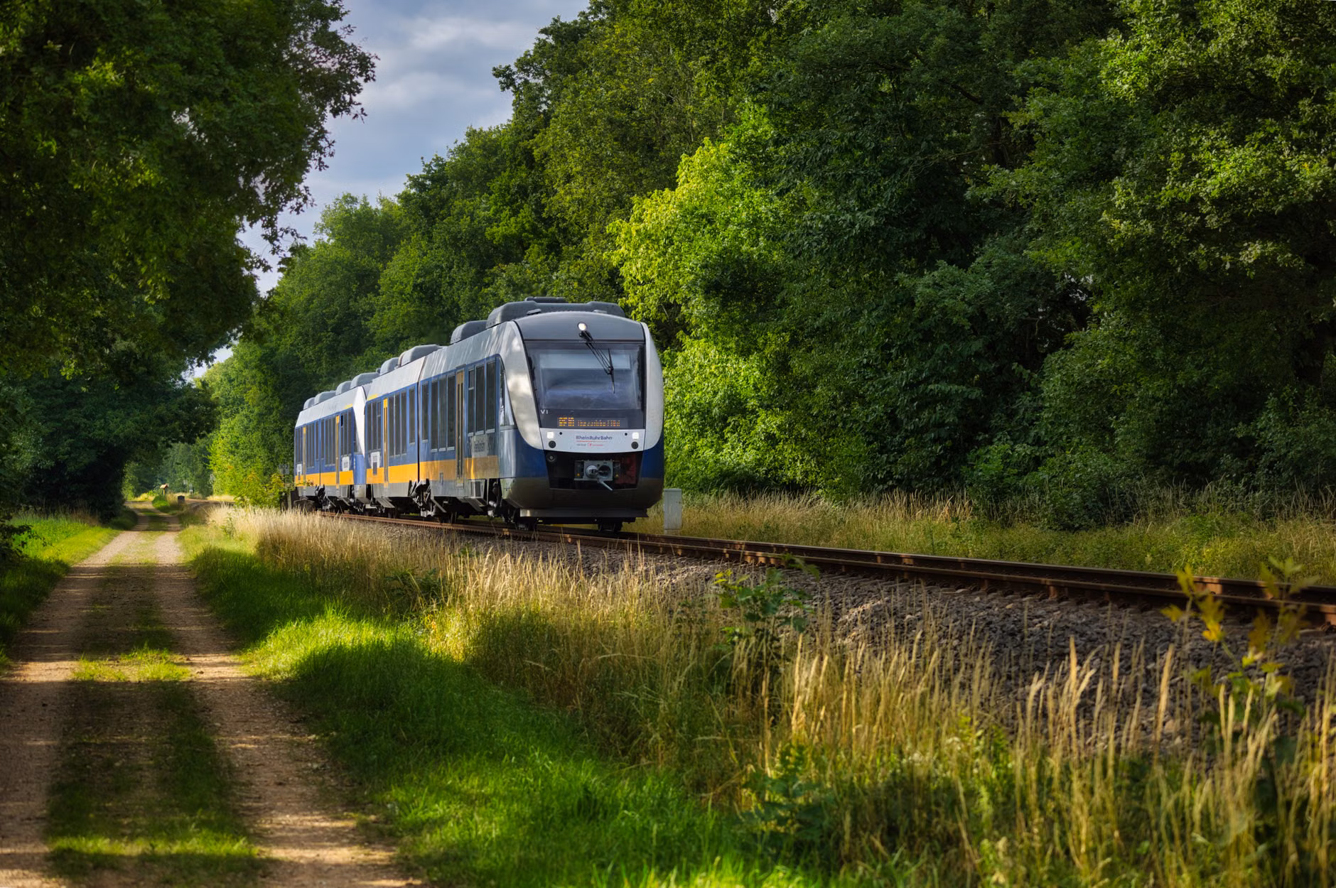 Conceptual map of a slow-transit rail route.