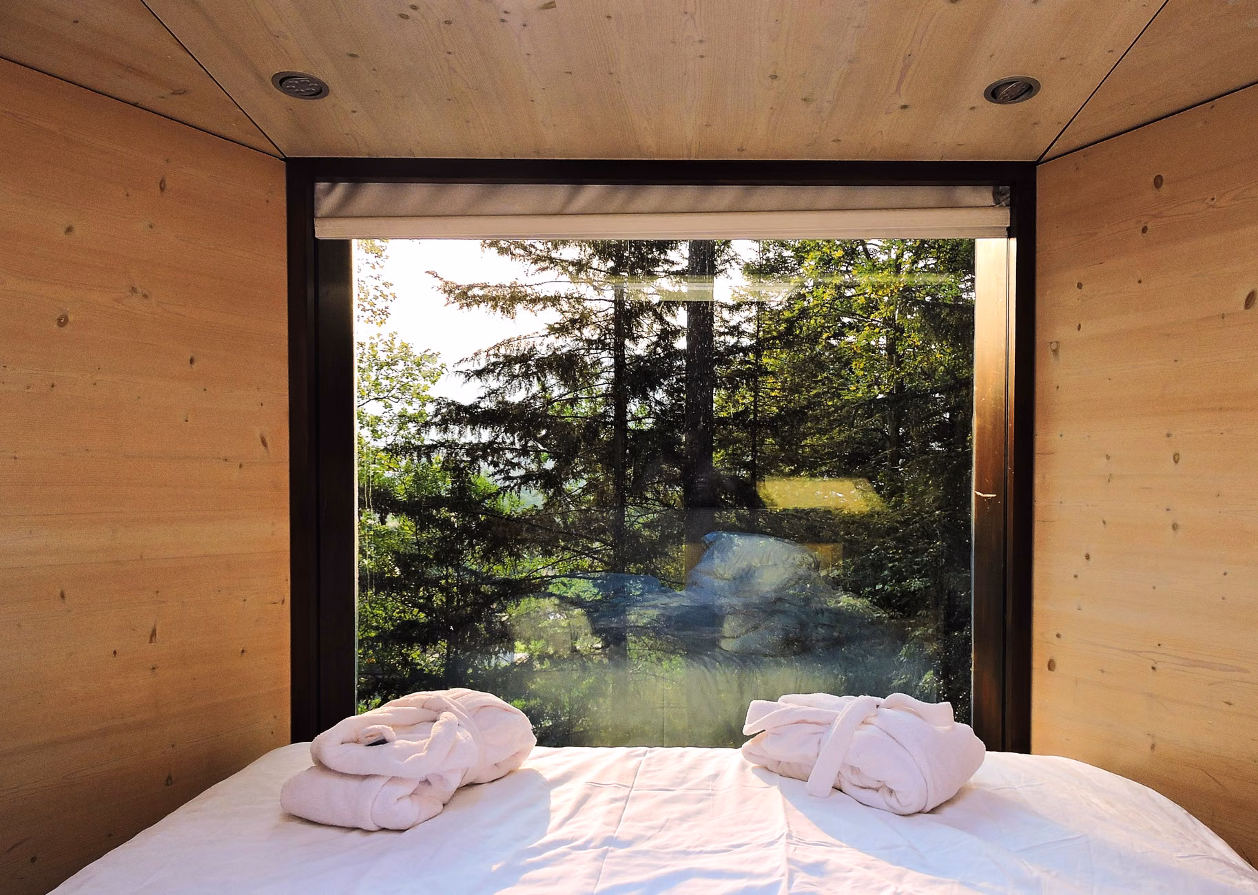 Minimalist, clutter-free cabin interior designed for rest and relaxation.