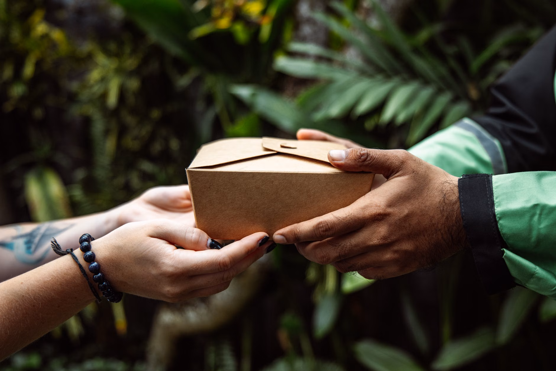 Sustainable packaging for hyper-local bread delivery.